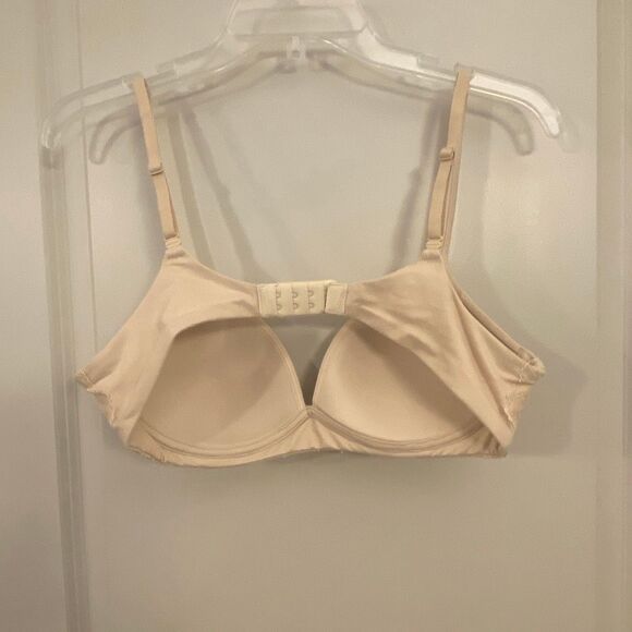 Victoria’s Secret bra, body by Victoria no wire bra size 36B - Picture 3 of 6